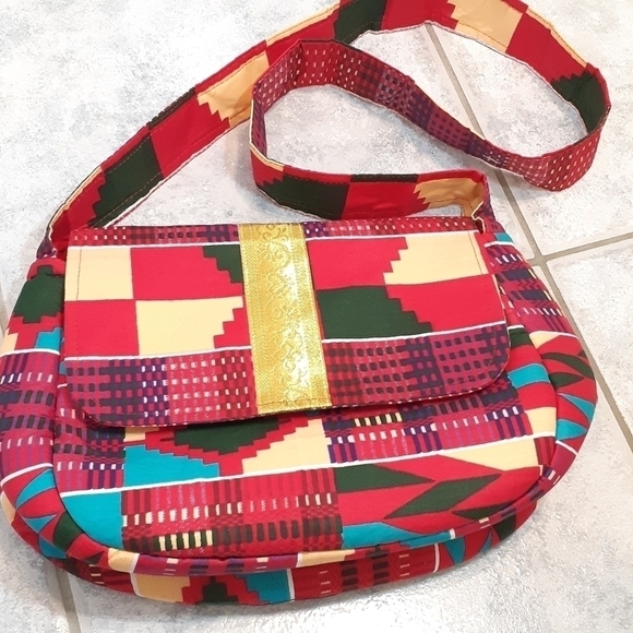 WOMEN purse made in Burundi - Picture 8 of 9
